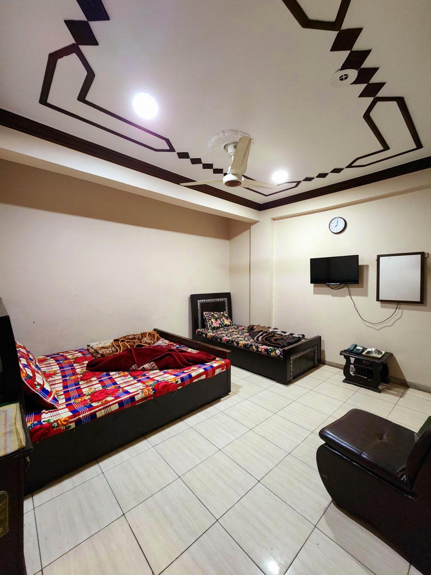 Hotel New Taj International راوالبيندي المظهر الخارجي الصورة
